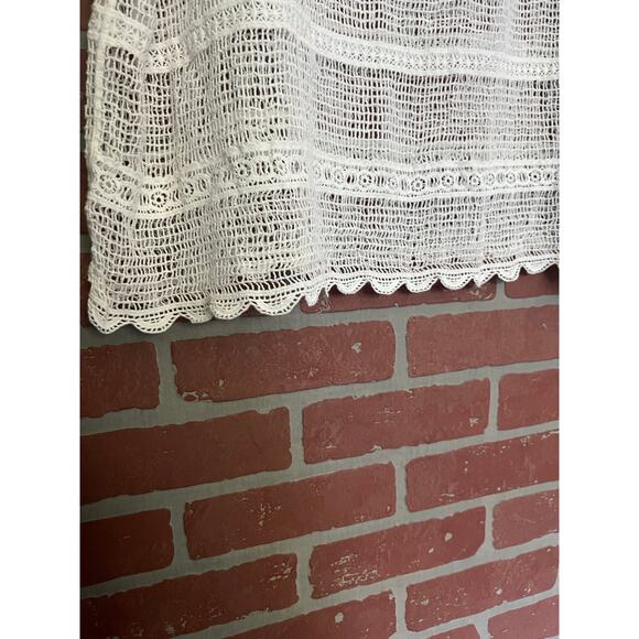 Lace V-Neck Top - Picture 3 of 4